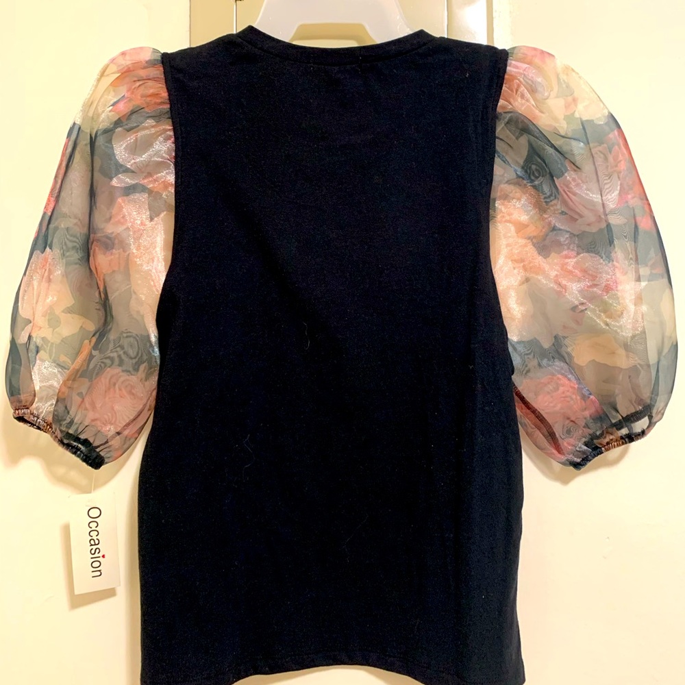 NWT Occasion floral puffed sleeves top
